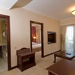 Monec 4*