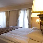 Monec 4*