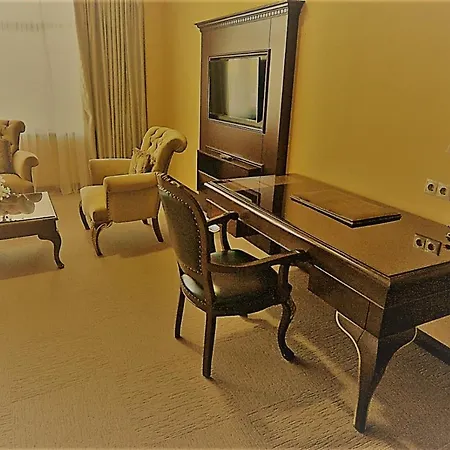 Monec Hotel 4*