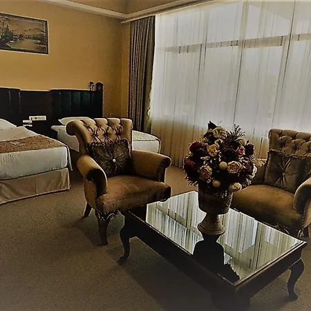 Monec Hotel 4*