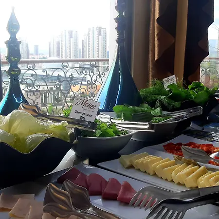 Monec Hotel 4*